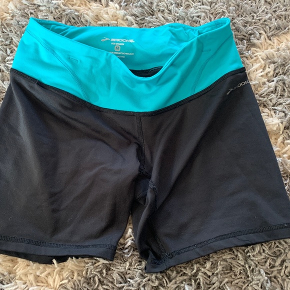 brooks running shorts